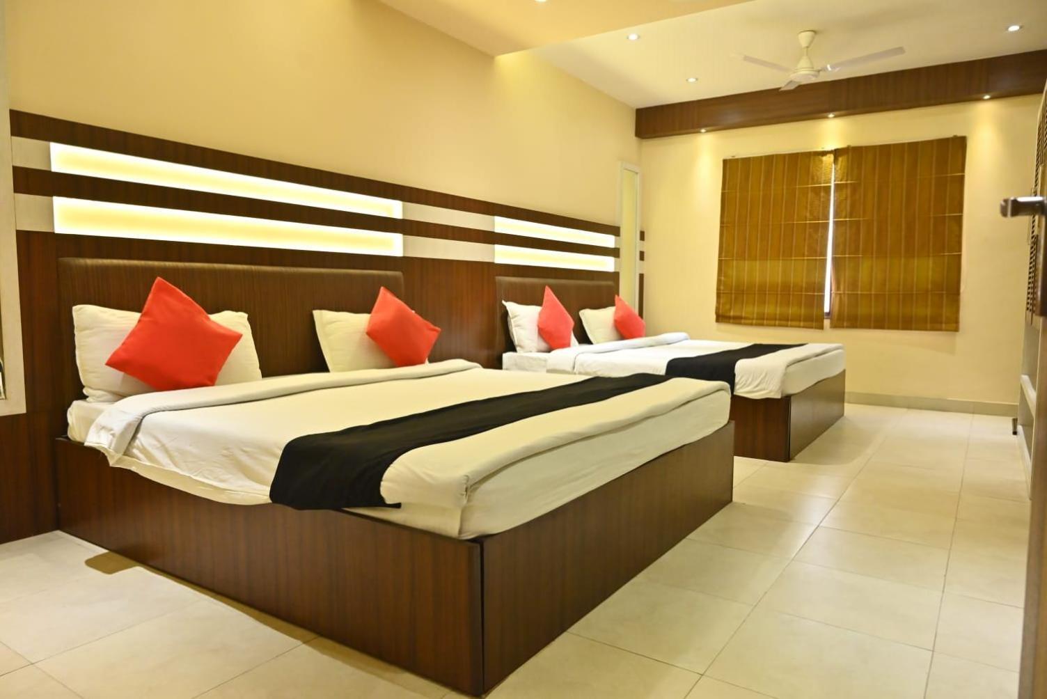 Hotel Royal Cottage Kanpur Eksteriør billede