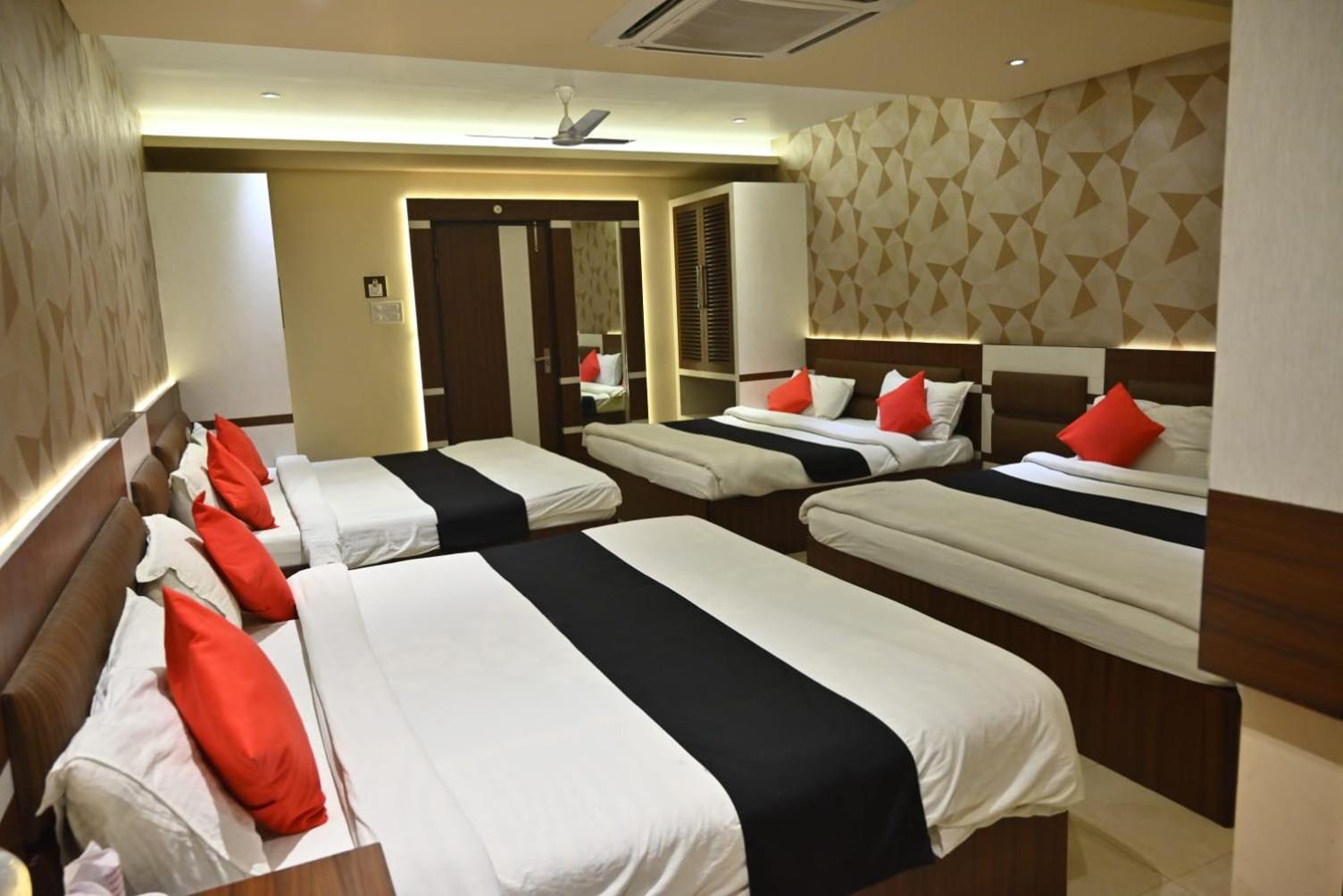 Hotel Royal Cottage Kanpur Eksteriør billede